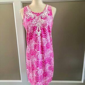 Lilly Pulitzer sleeveless pink & white shift dress with embroidered accent.